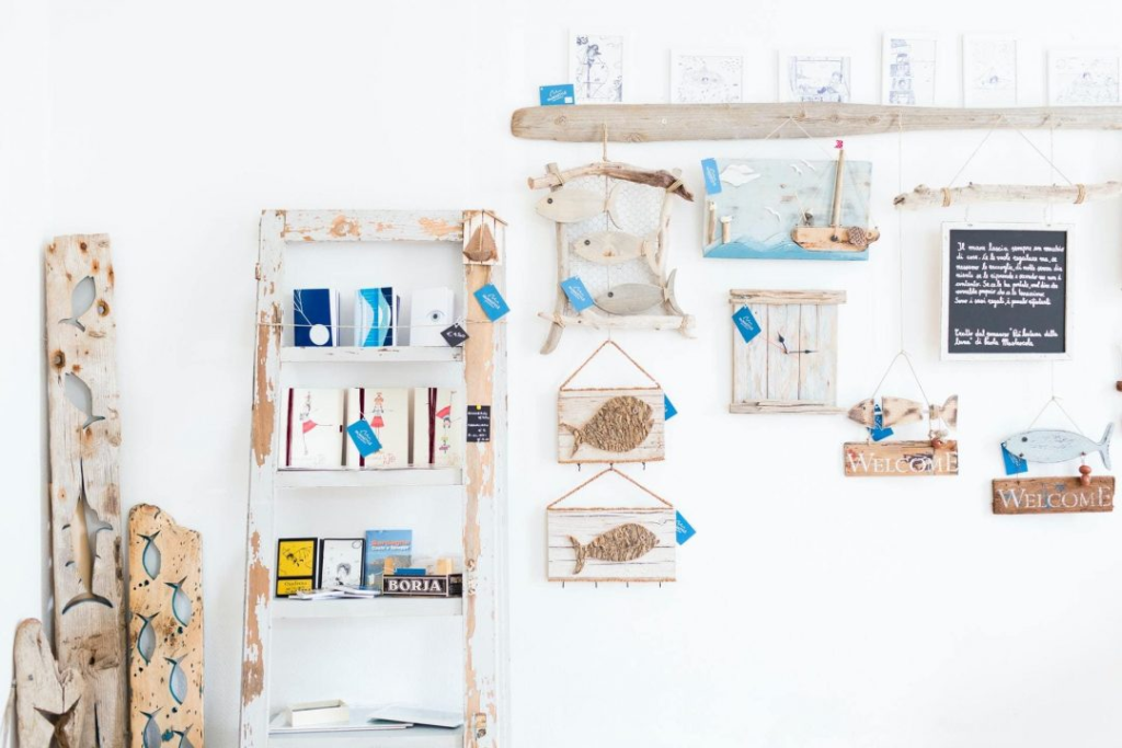 Decorative wall with wooden art