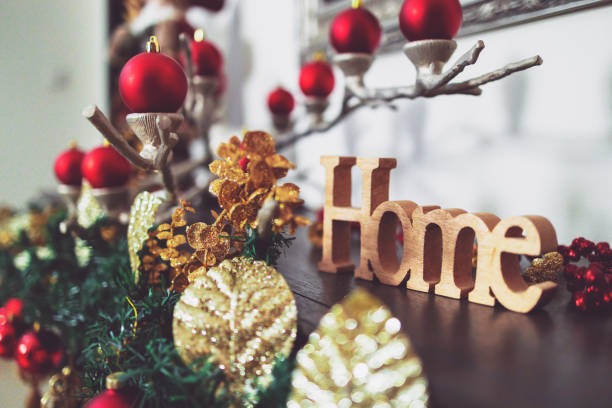 Affordable Christmas table decoration with DIY ornaments and cozy home accents